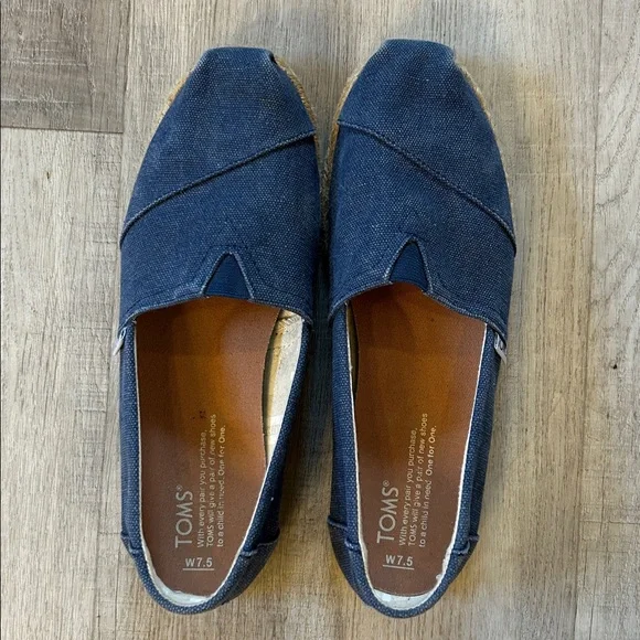 TOM’S Denim Sz 7.5 - Picture 1 of 5